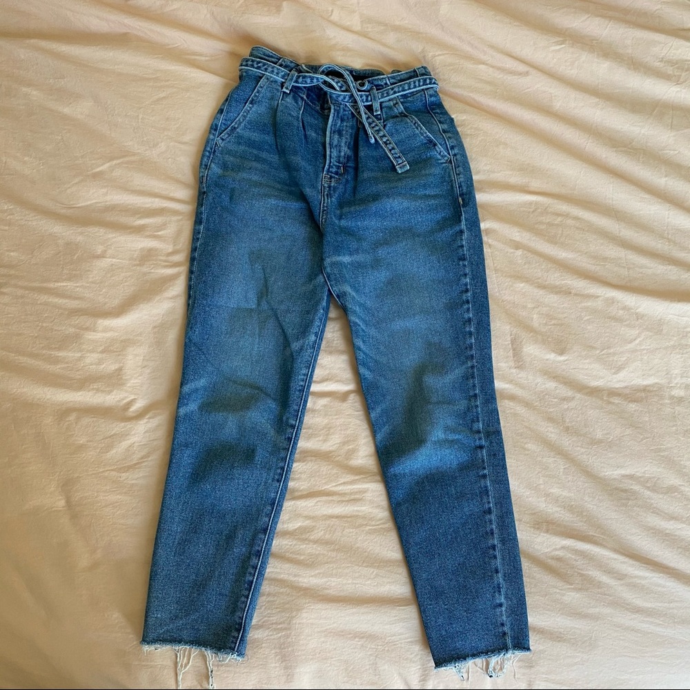 Paperbag High Waist Mom Jeans